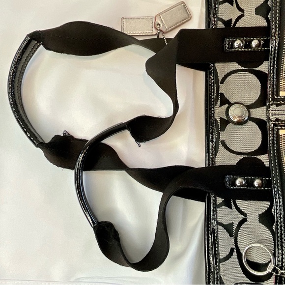 Authentic Coach diaper bag, black and gray with hot pink interior lining - Picture 9 of 16